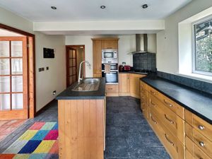 Kitchen- click for photo gallery